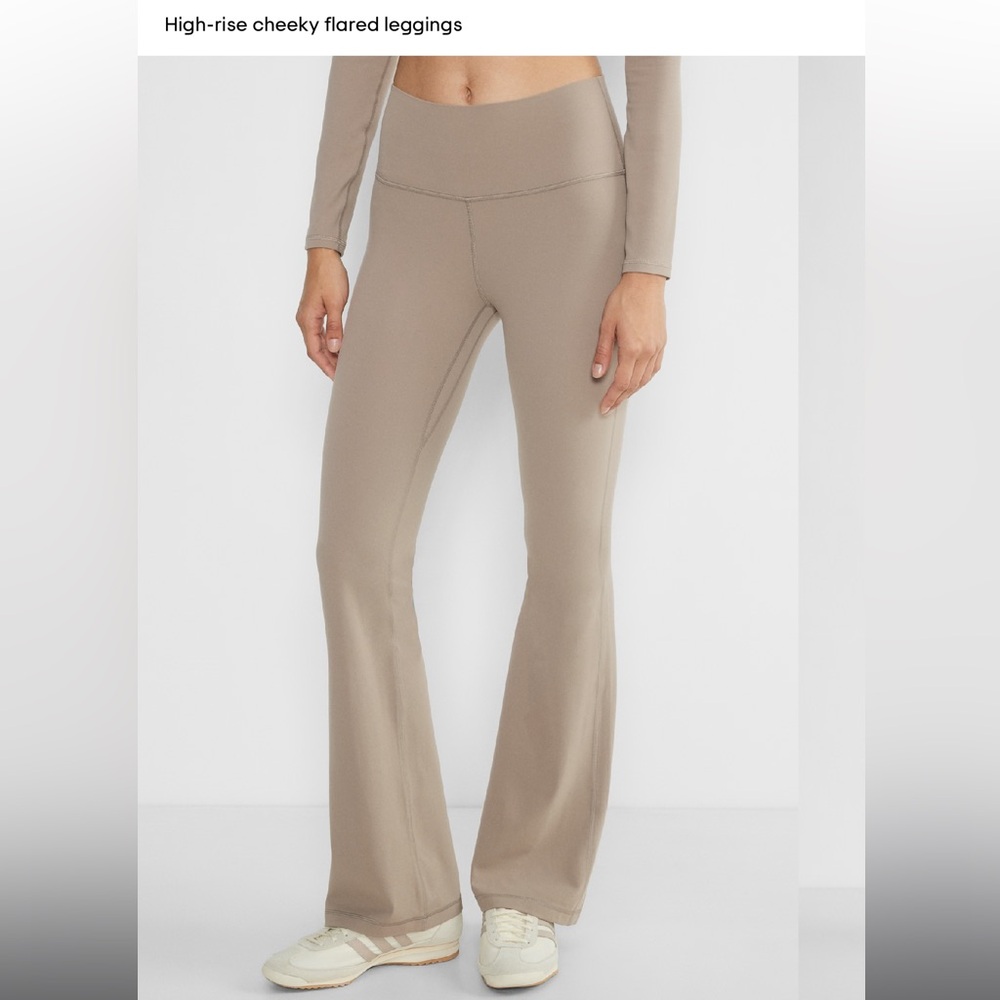 Aritzia Golden Butter Cheeky Hi-Rise Flare Legging Nomad Taupe